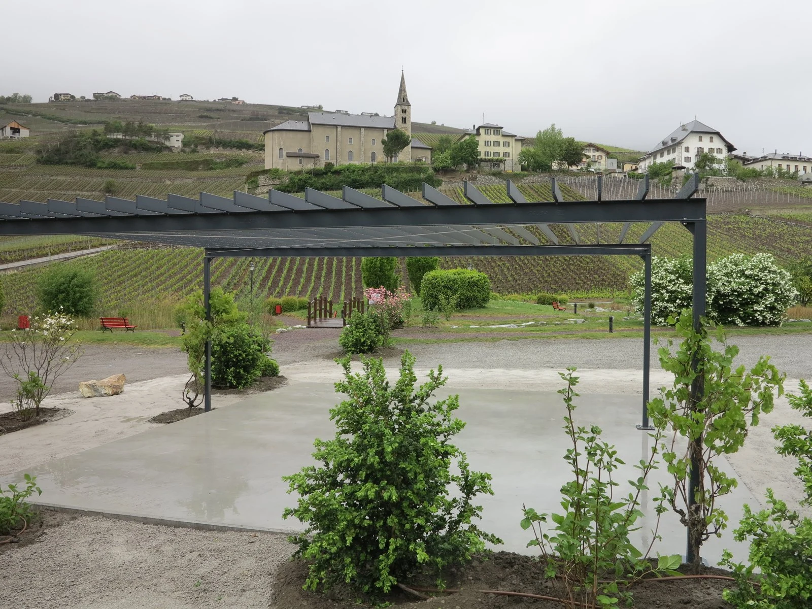 Tour Lombarde — espaces publics